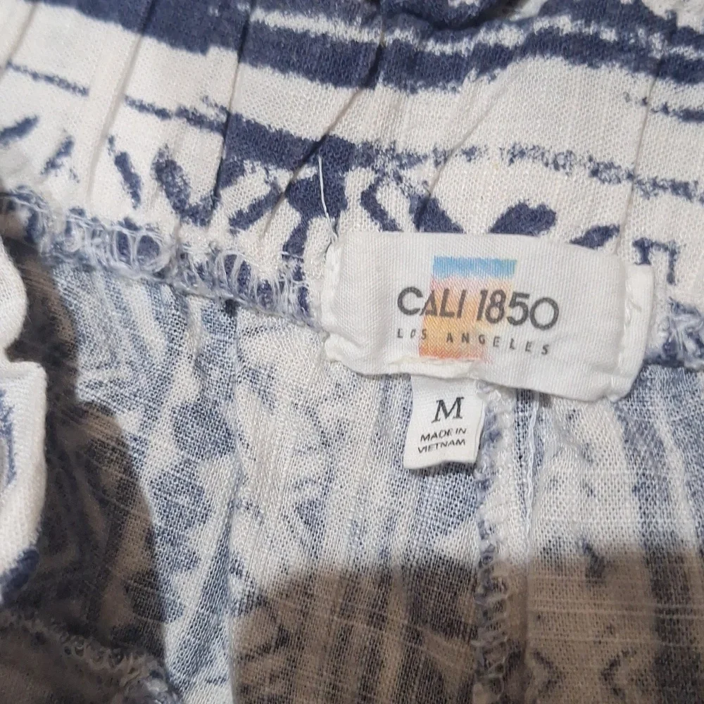 Cali 1850 Linen Blend Boho Paperbag Waist Pants Size M Blue White Print #1094 - Picture 5 of 8